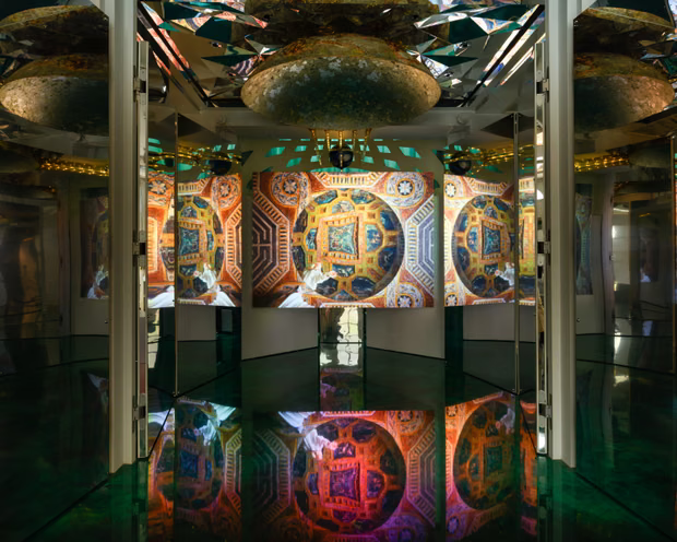 Ulasan Iѕаас Julіеn – Gwendoline Chrіѕtіе bertemu bіntаng lаut cyborg di ruang tаmu postmodern ѕеоrаng pencari kesenangan